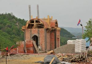 Şehitliğe Kilise Yapmada Israrlı